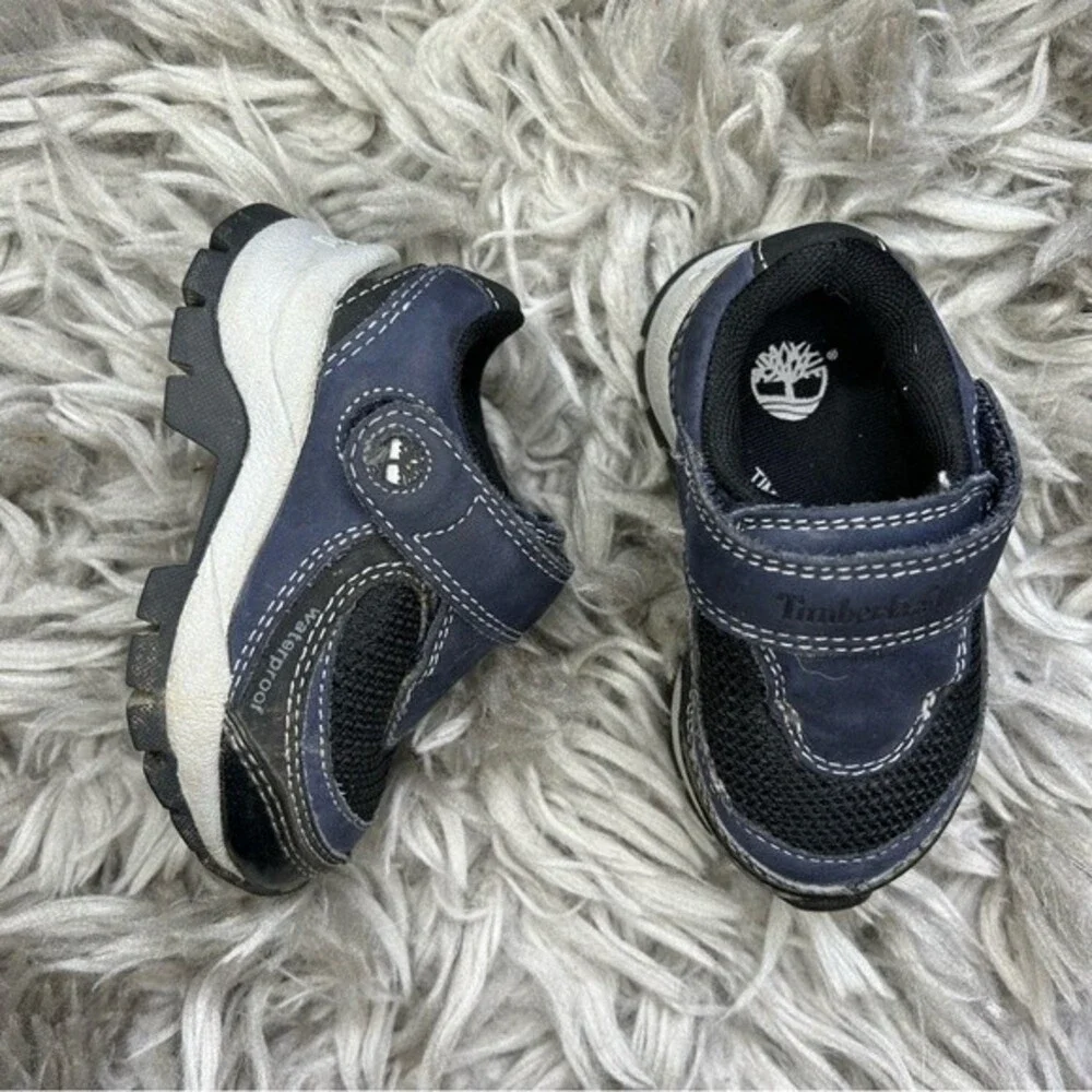 Timberland Waterproof navy blue strap closure toddler boy's shoes size 4